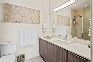 402-3811 Rowland Ave