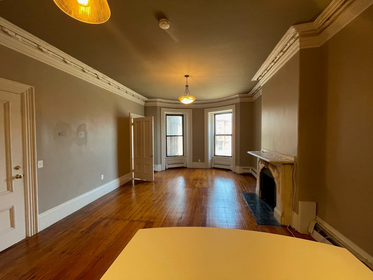 Spacious Mass Ave @ Tremont Street 2.5 Bed 1 Bath w. Laundry and Renovated Kitchen! JUNE! 