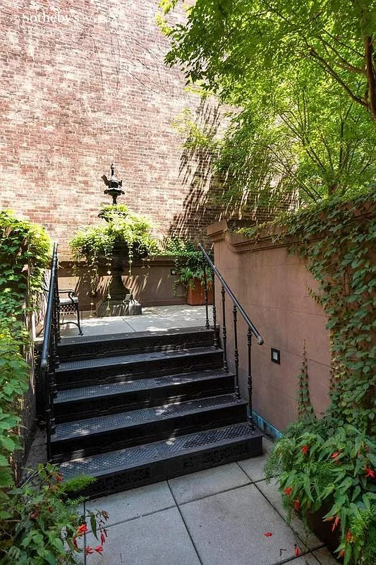 77 Columbia Heights 