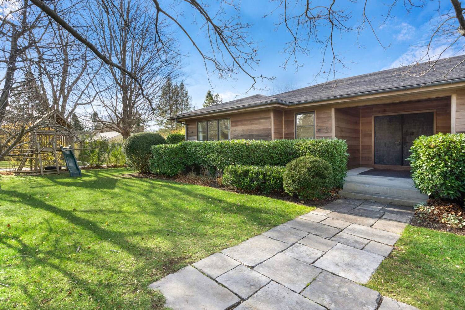 25 Sunset Dr