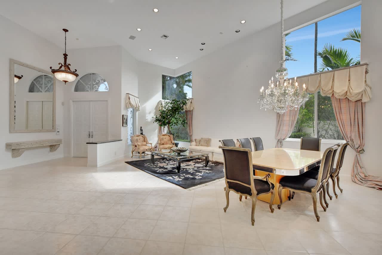 3564 NW Clubside Cir