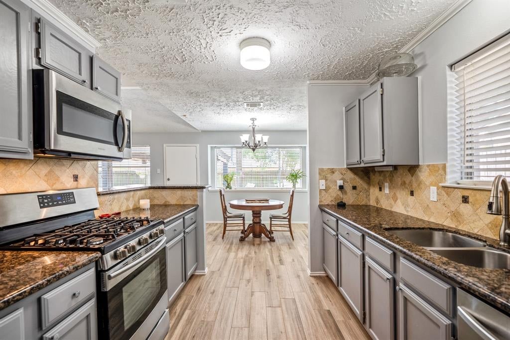 13411 LYNDONVILLE DRIVE
