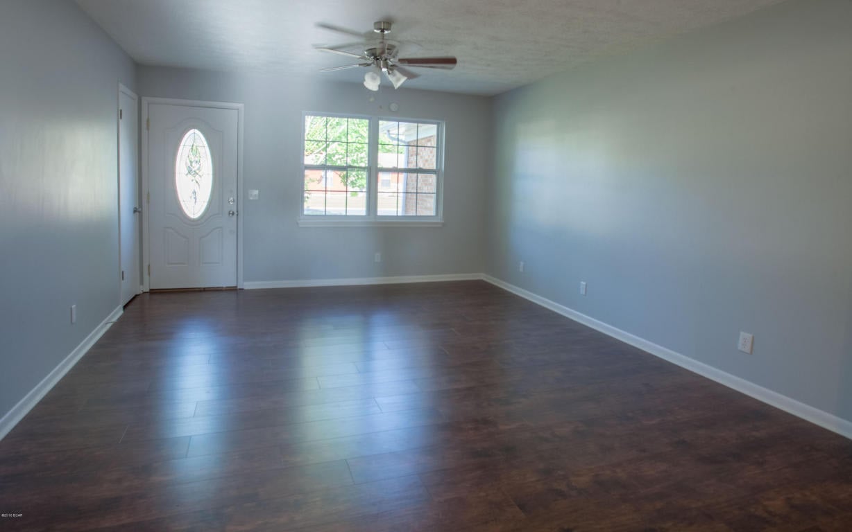 805 JOAN Lane