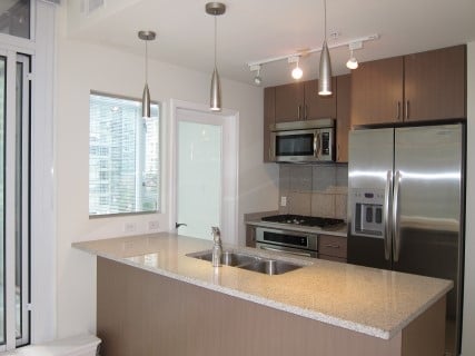 802-1211 Melville St