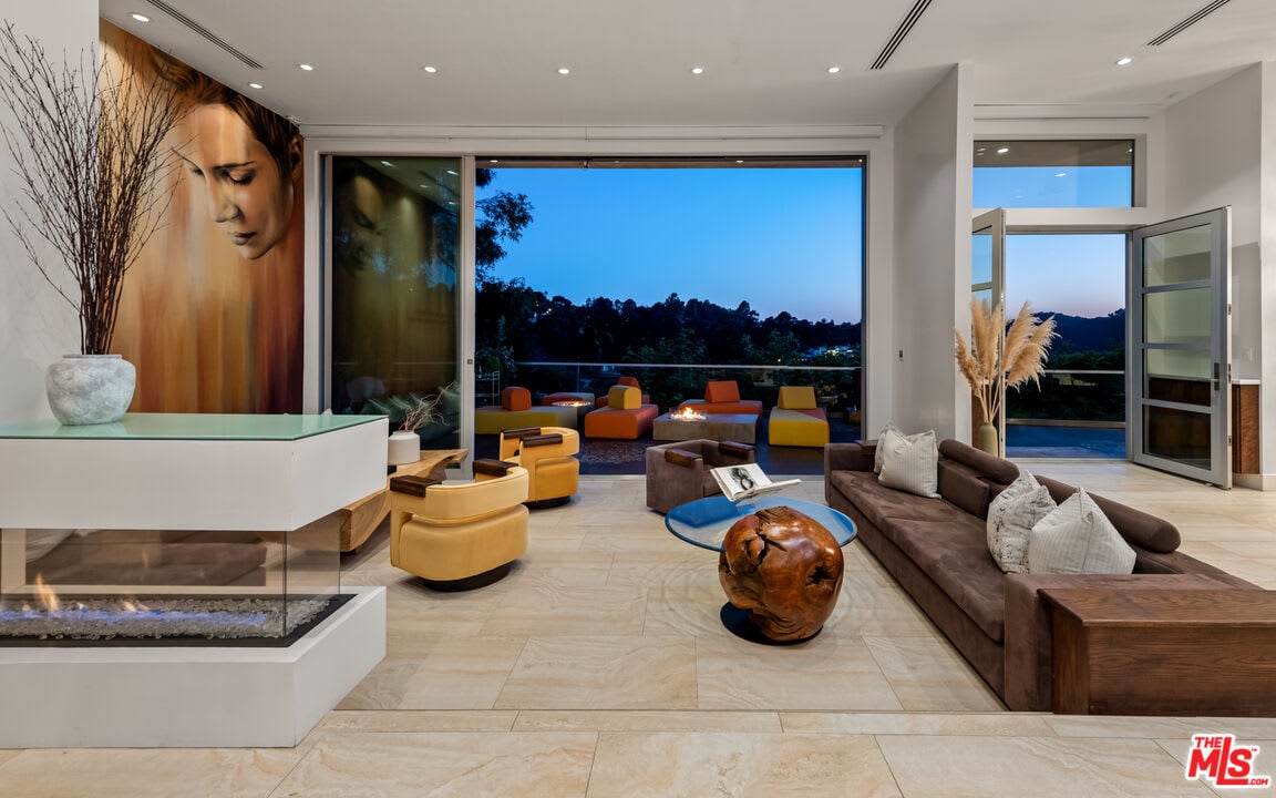 View Opulent