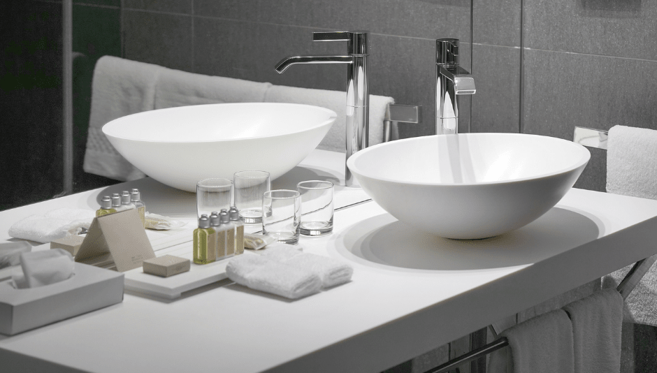 How to Stage a Guest Bathroom: 5 Things That’ll Make it Shine