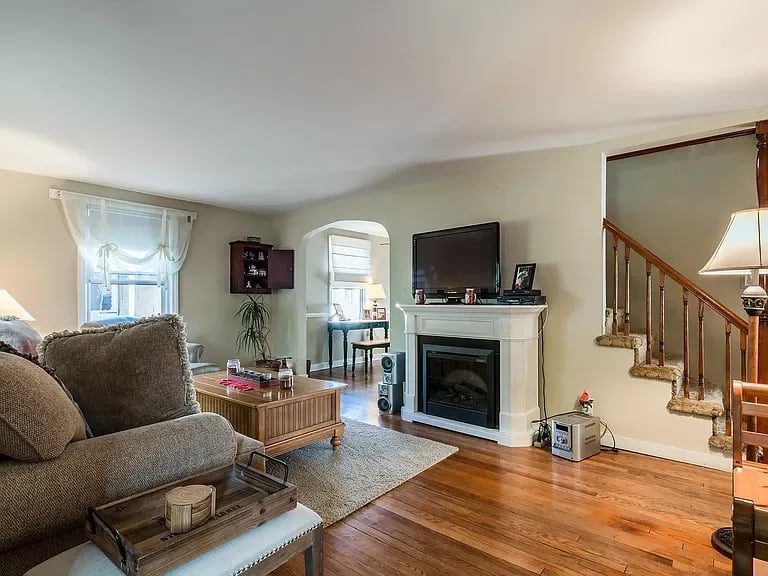 7 Harriman Ave