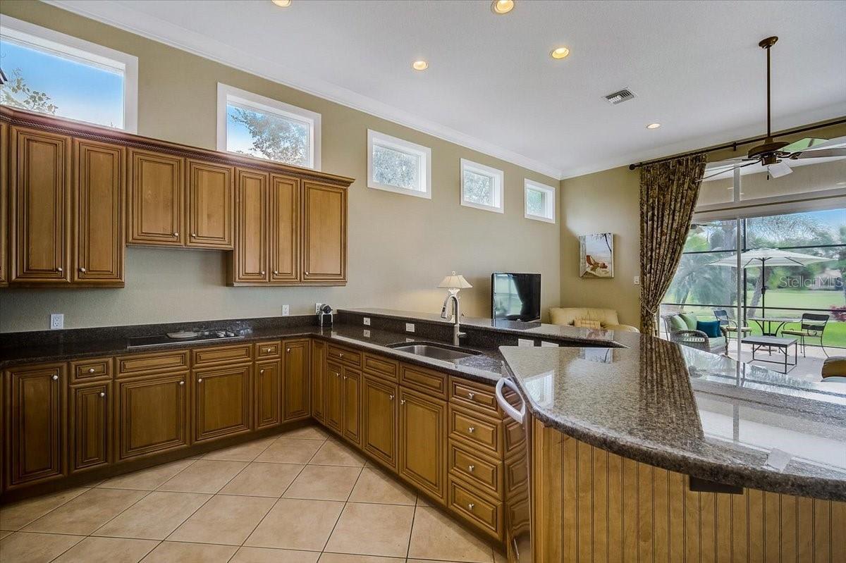 607 N Macewen Dr