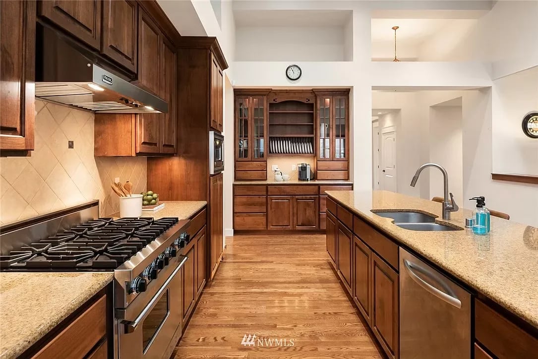 127 123rd St NW