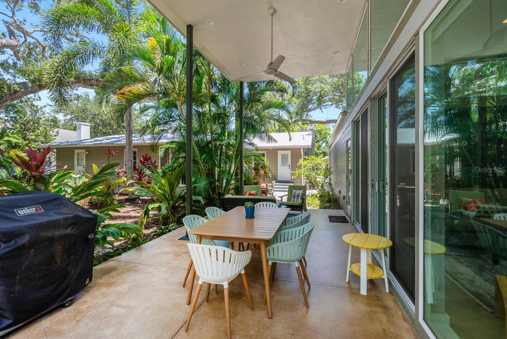 1734 Bahia Vista St