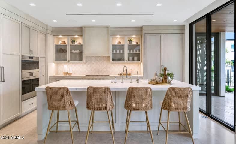 6587 N Palmeraie Blvd, #1043