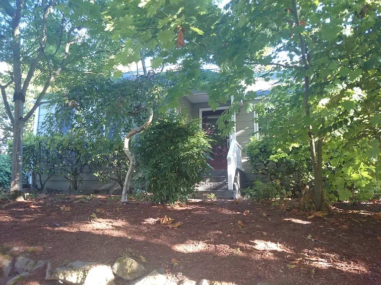 337 NW 48th St