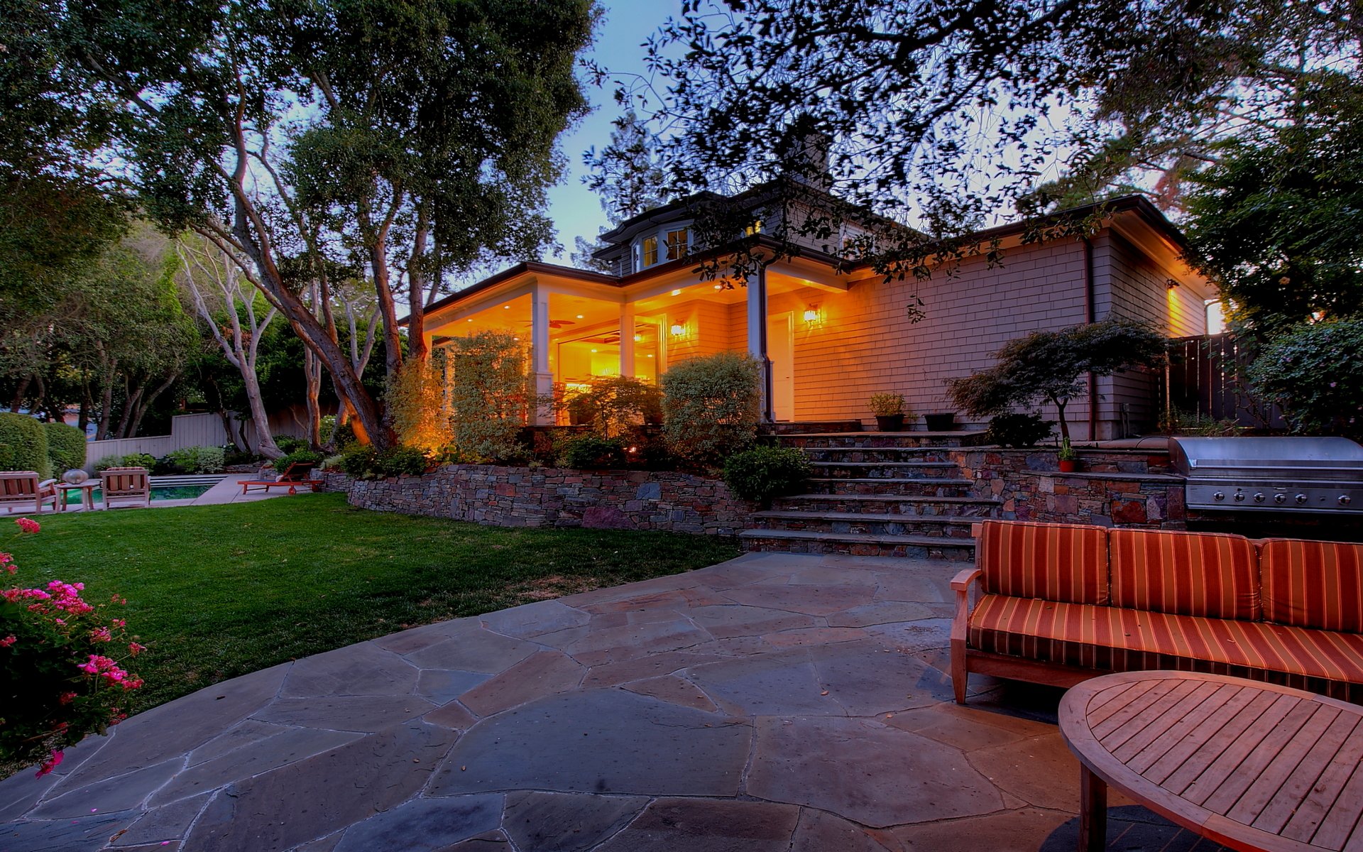 6 Abbott Ct