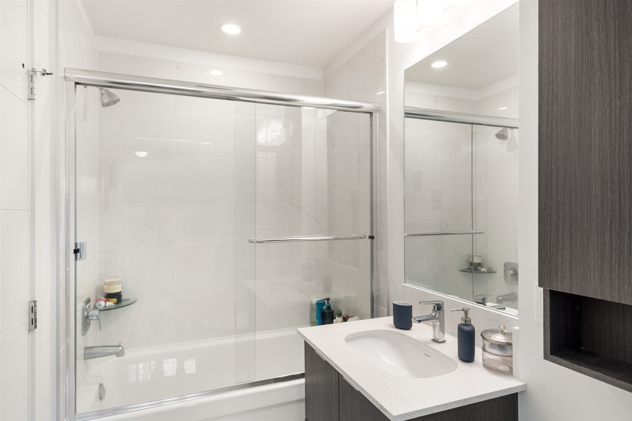 632-733 W 3rd St