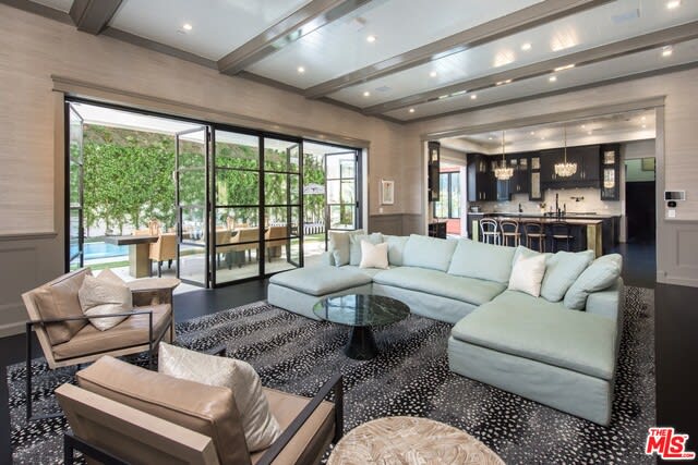 Serene Palazzo