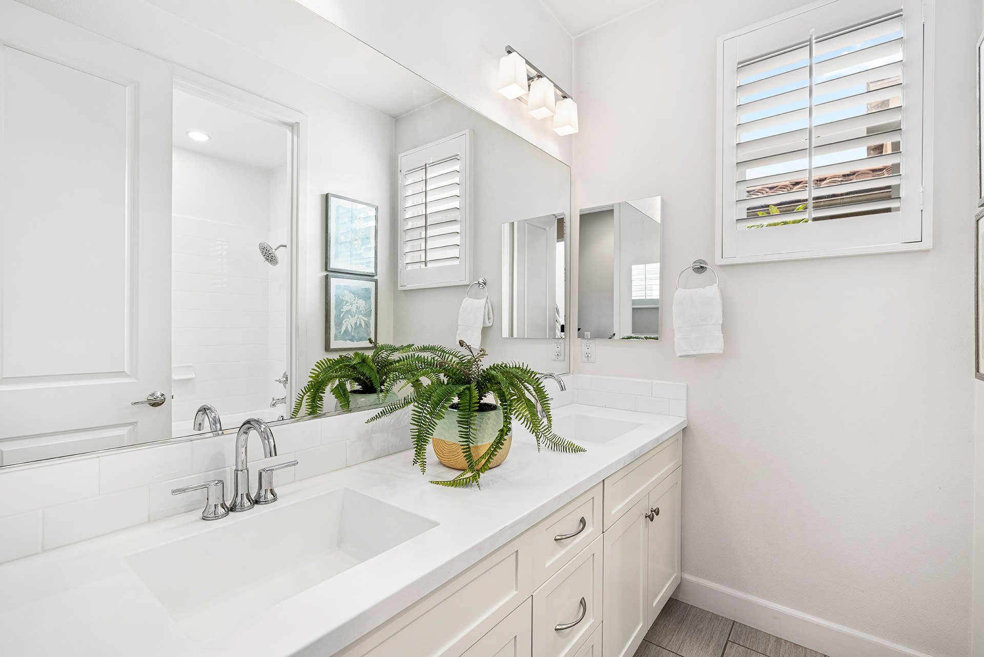 2773 Alamitos 