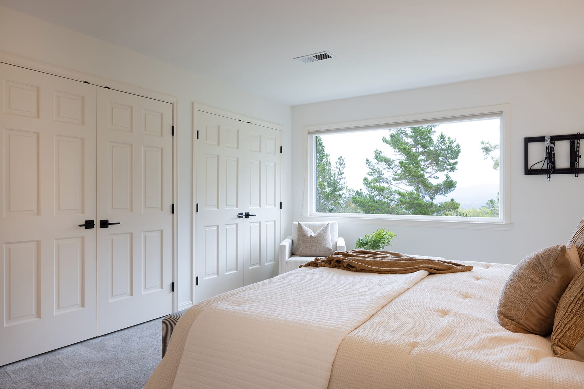 Spacious Monterey Haven - 450 Dry Creek Road