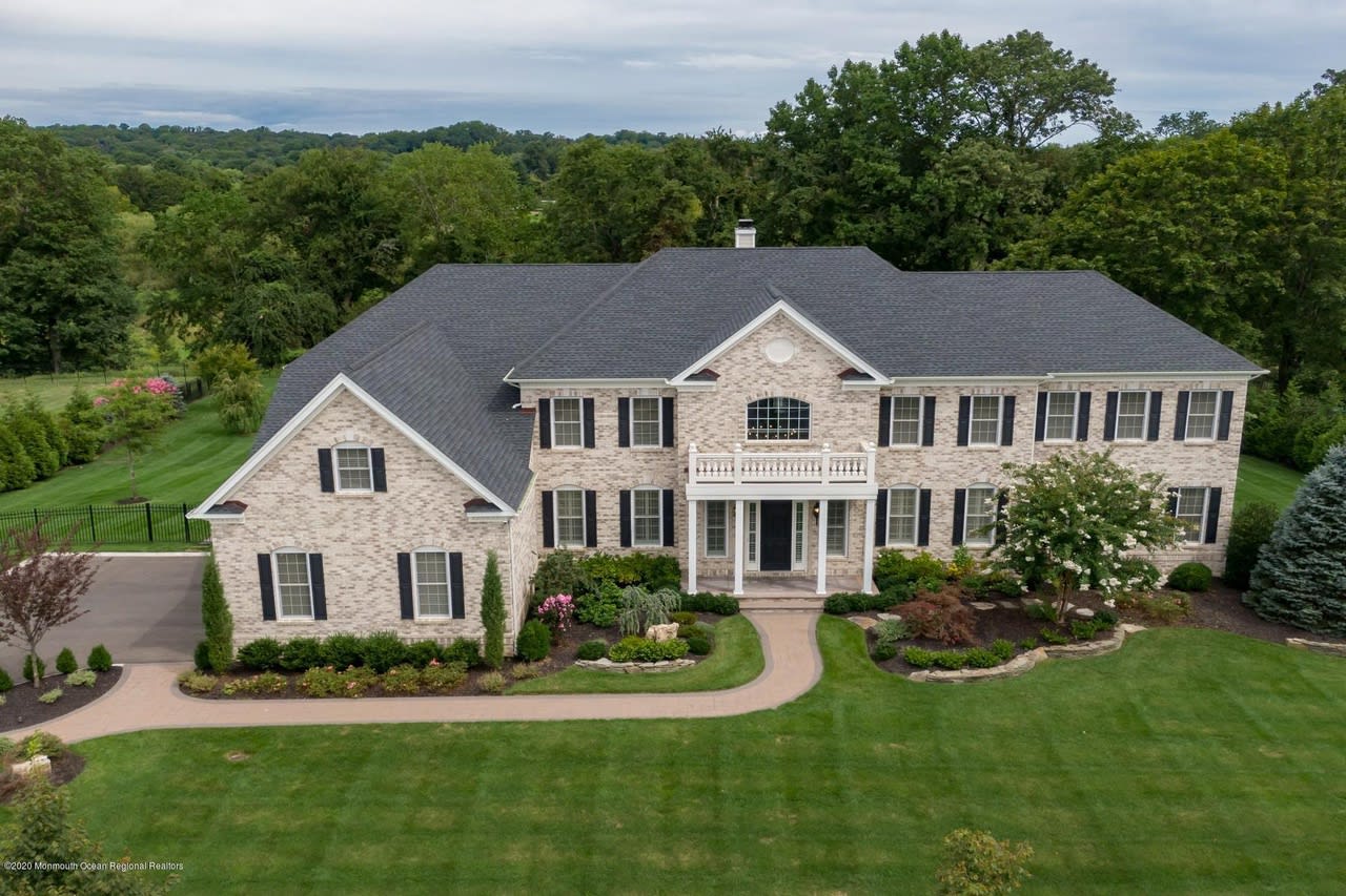 13 Davenport Dr, Lincroft, NJ