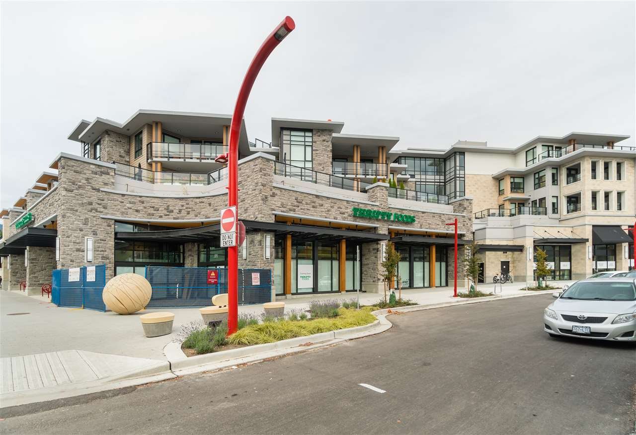 205-3230 Connaught Cres