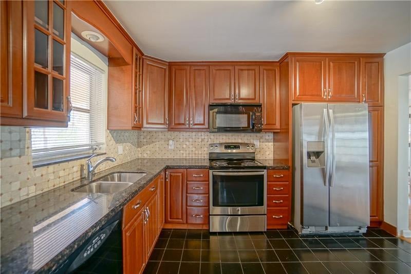 2113 NE 17TH AVE