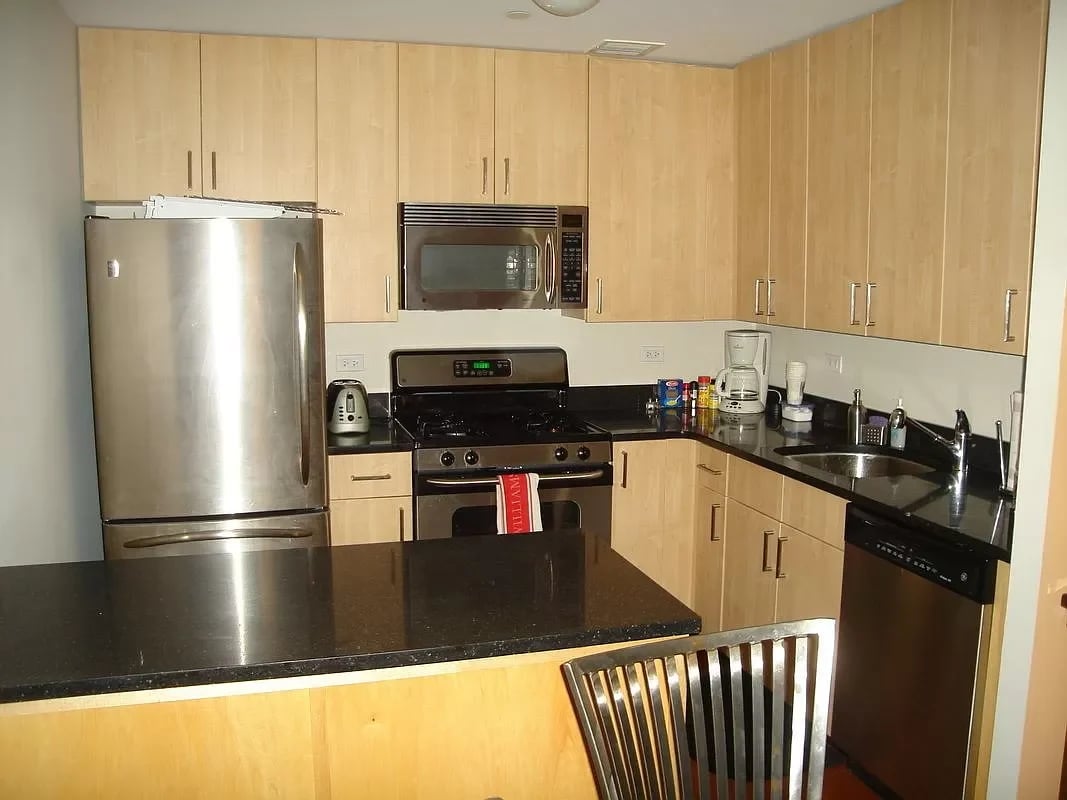 736 W 187th St, #102