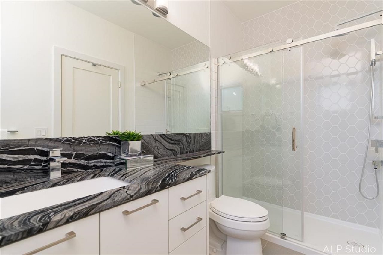 101-7255 Lynnwood Dr