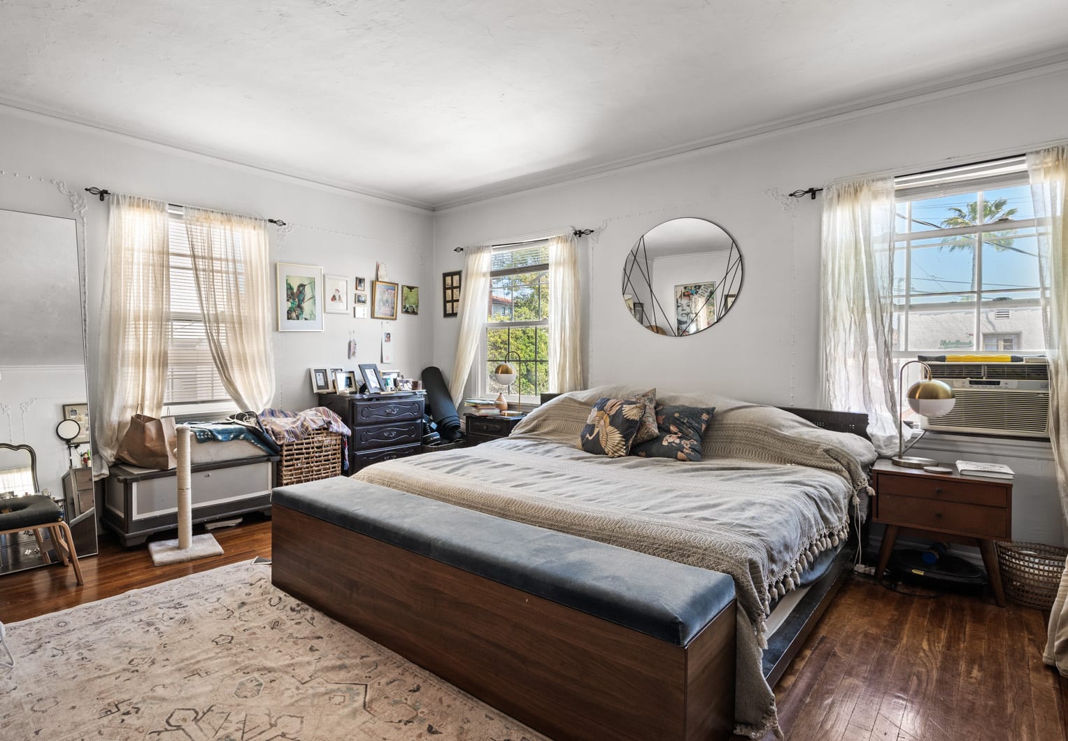 Wonderful Pride-of-Ownership Spanish 2-Story Duplex in Longwood Highlands