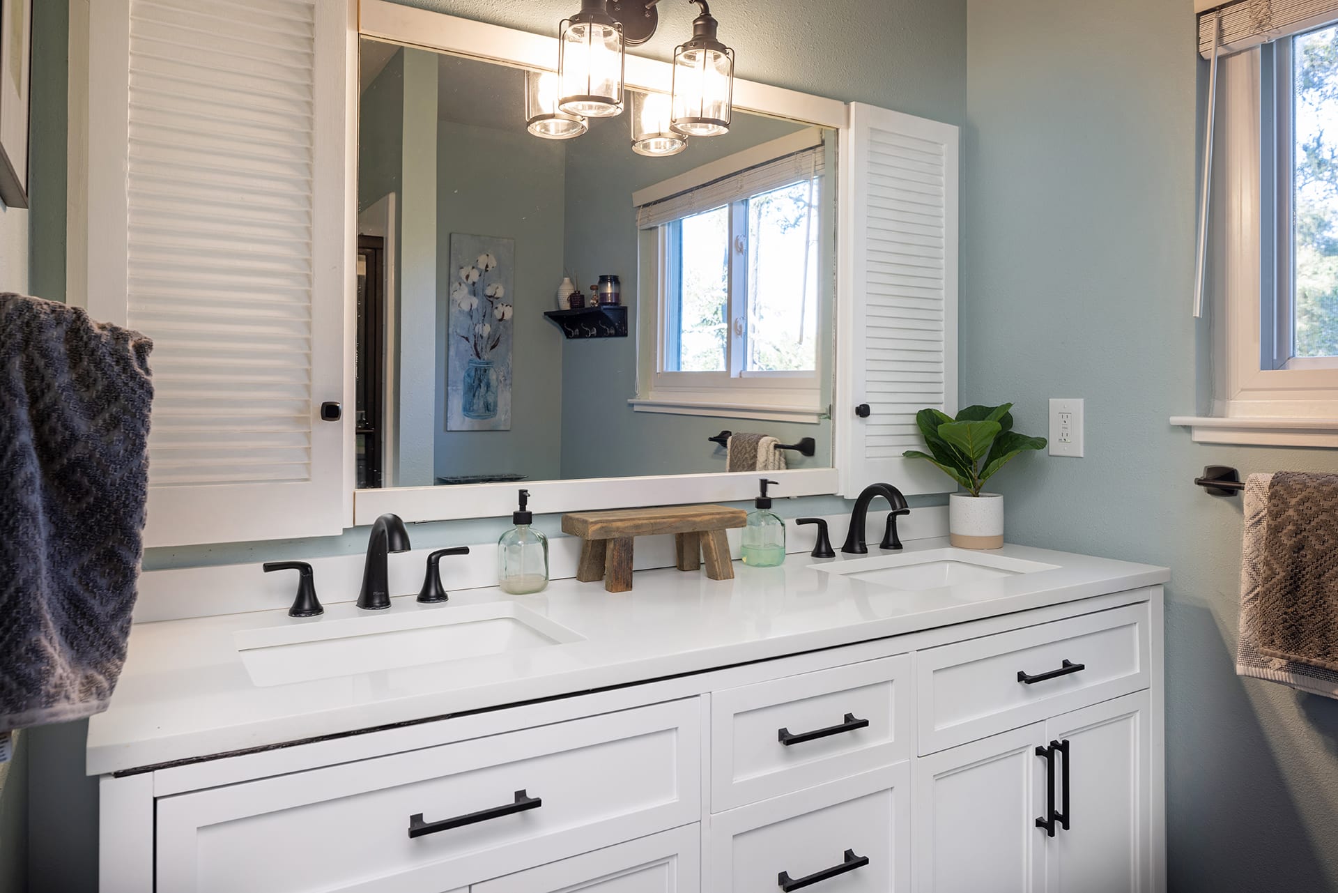 Carmel Pearl - 3739 Raymond Way