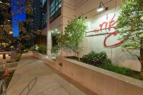 802-1211 Melville St