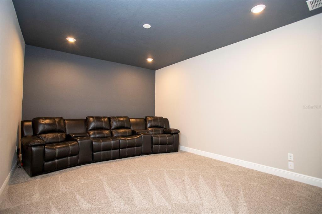 8252 Ludington Cir