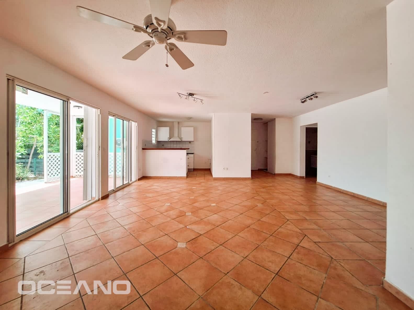 3-bedroom condo - Orient Bay