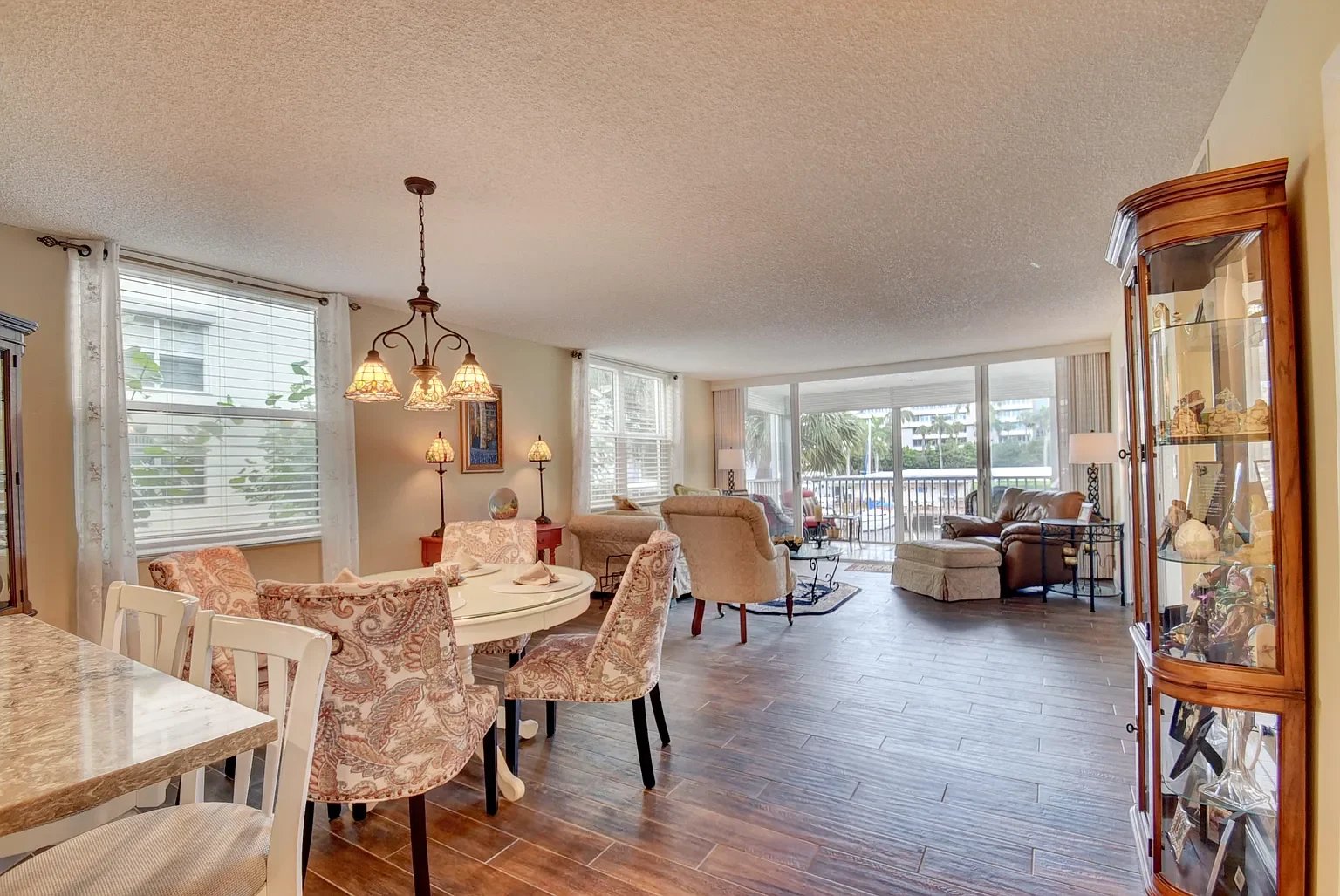 1 Harbourside Dr APT 4201