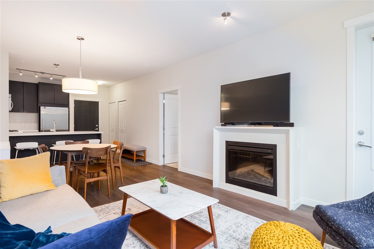 206-717 Chesterfield Ave