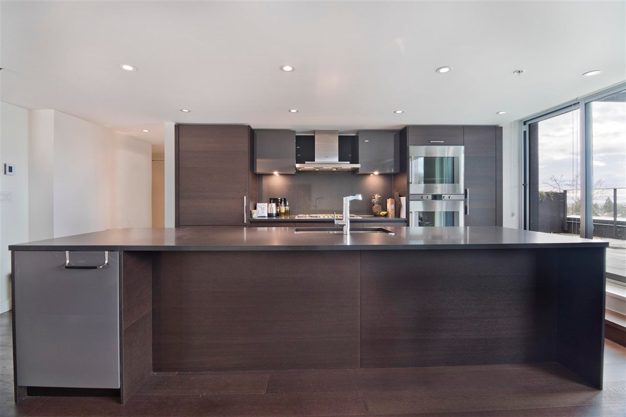607-7228 Adera St