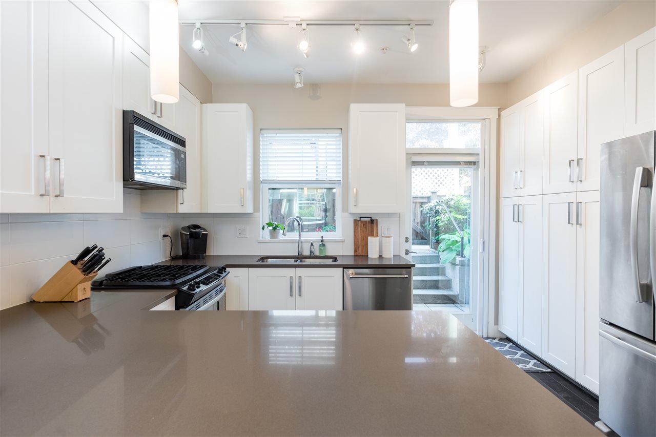 1829 Charles St