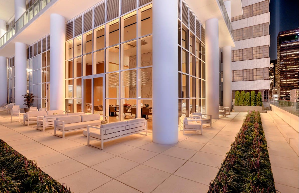 200 E 59th St, #33/34