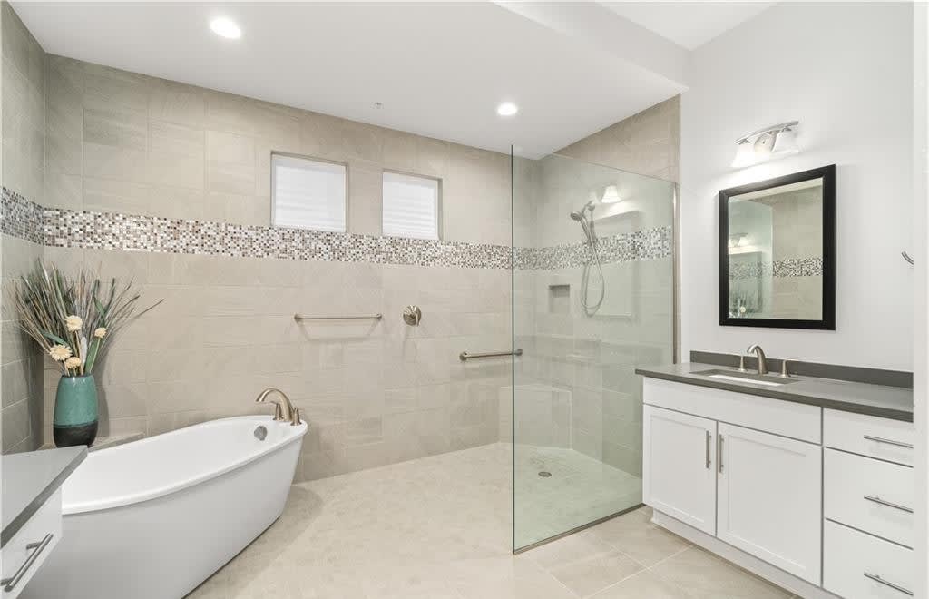 21530 Strada Nuova Cir #210
