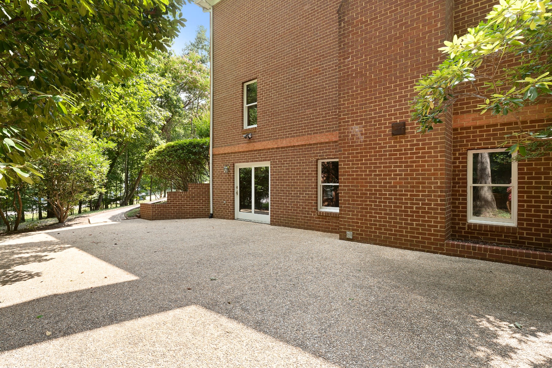 3328 Robious Forest Way