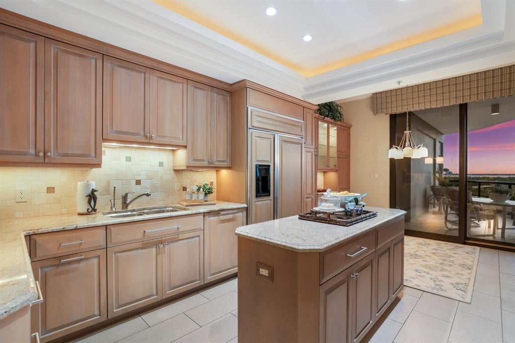 415 L Ambiance Dr, #C504