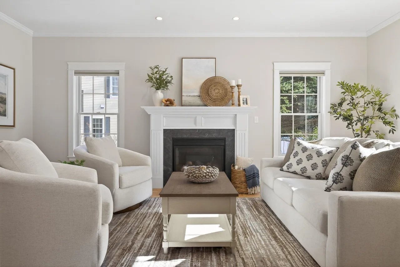 New Listing: 10 Eagles Way, 10, Cumberland, ME 04110 – $850,000