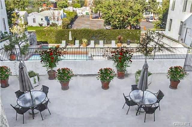 10861 Moorpark St 205 Toluca Lake CA