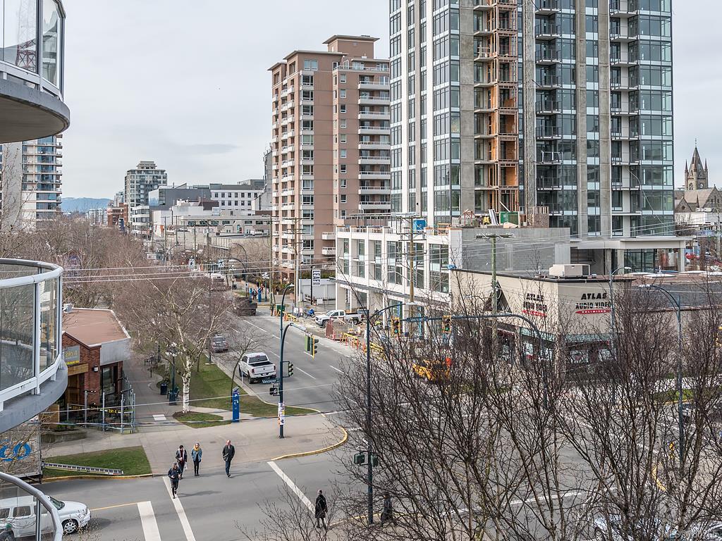 605-1010 View St