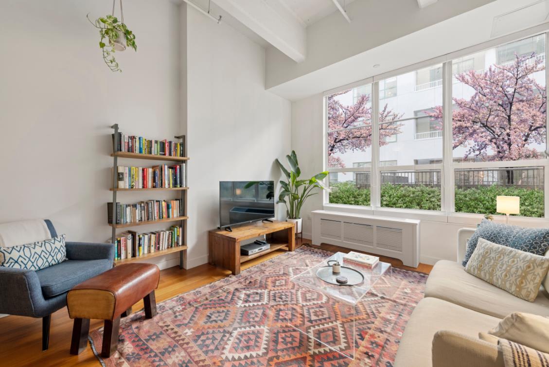 184 Kent Ave Unit: B-304