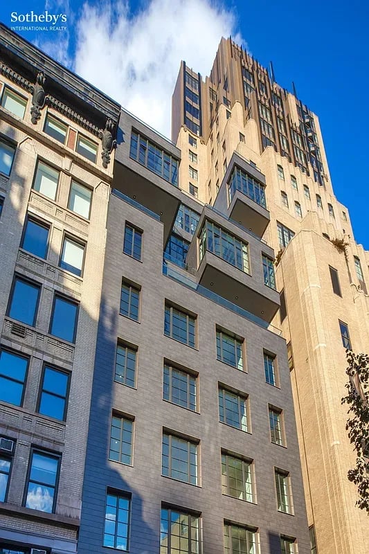 225 W 17th St #2B
