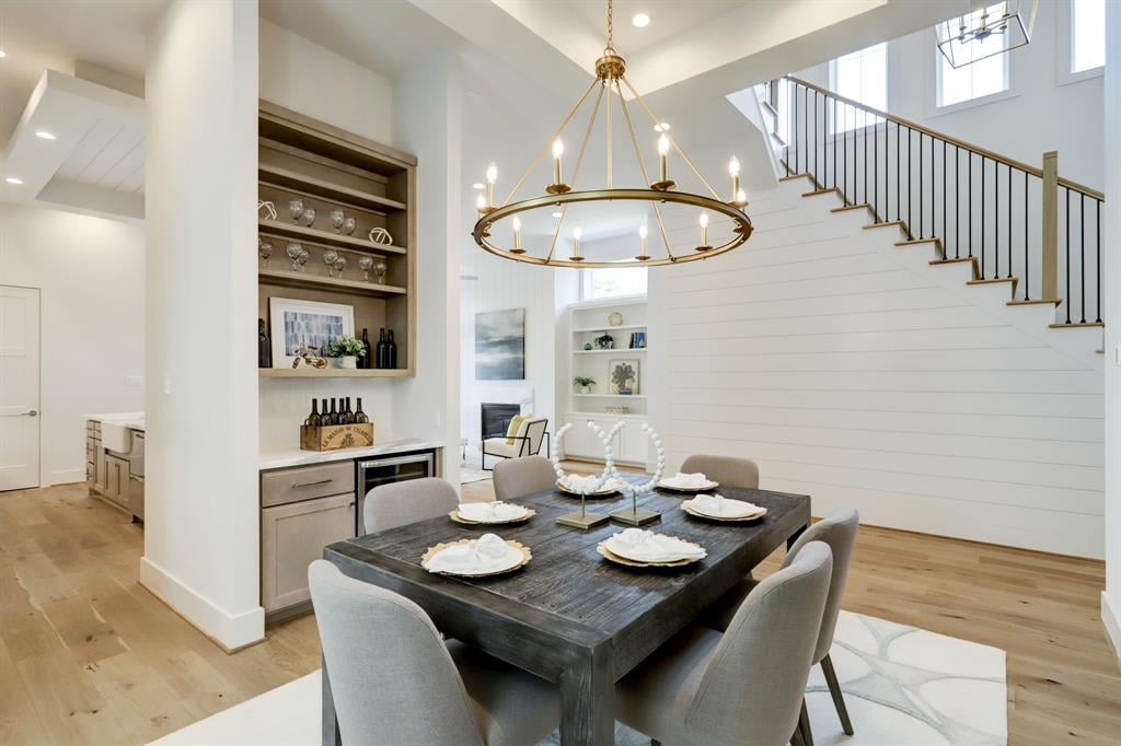 How to Size a Dining Room Chandelier