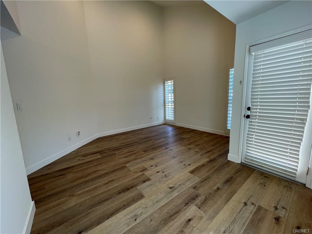 23401 Park Sorrento 8, Calabasas, CA