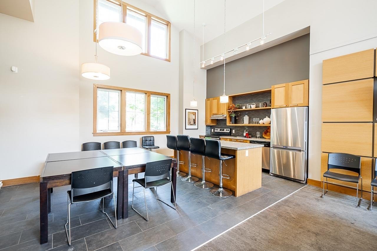83-14838 61 Ave
