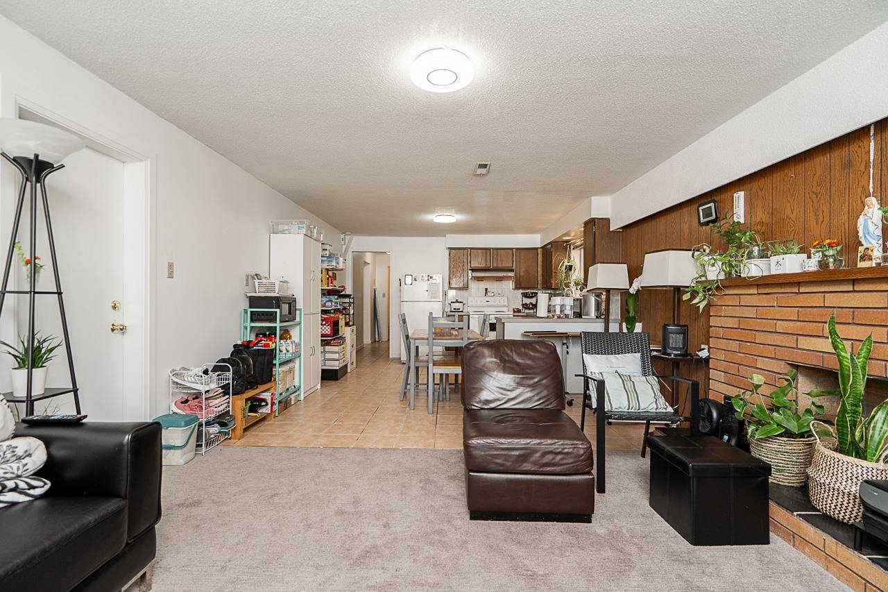 3030 E 24th Ave