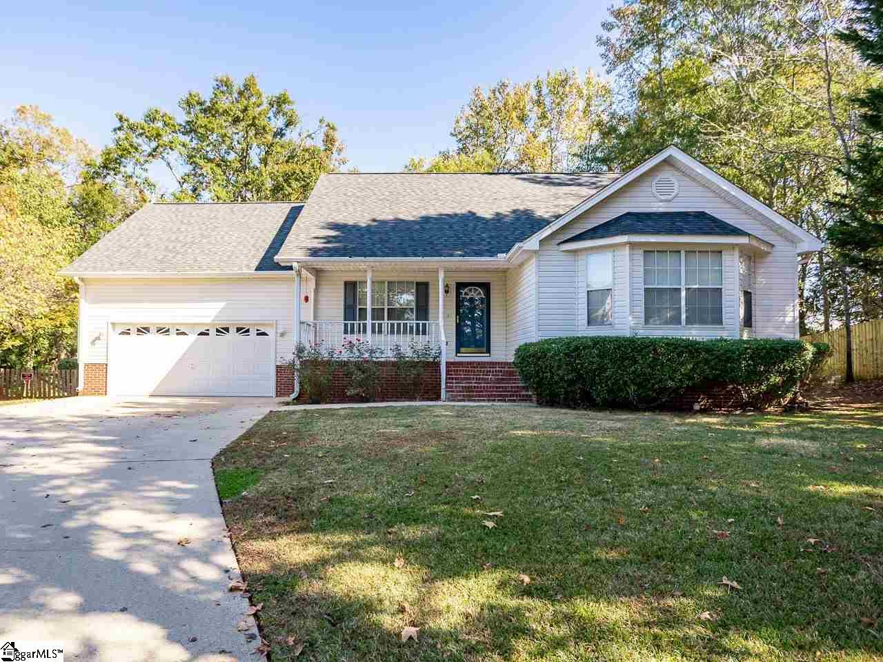 110 Lillians Ln