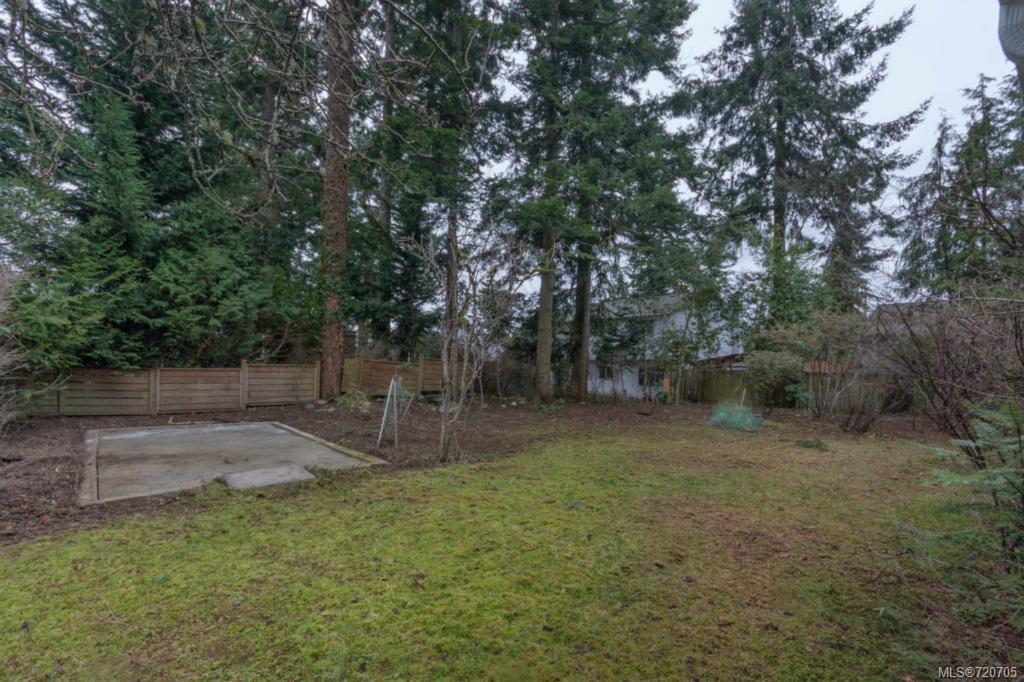 2675 Arbutus Rd